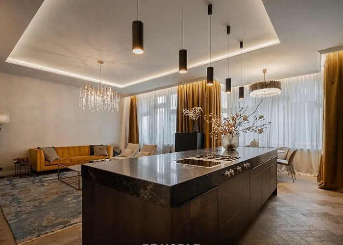 Old Town Luxury 3Bd Apartment